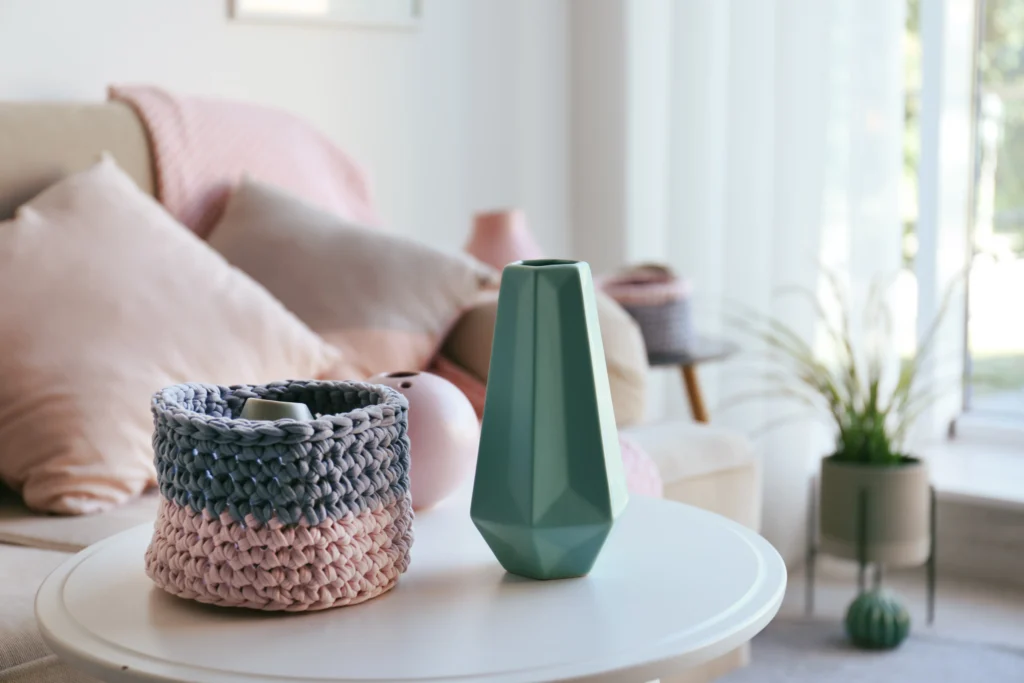 Cozy Home Decor Ideas Using Crochet & Knitted Items – Budget-Friendly Styling