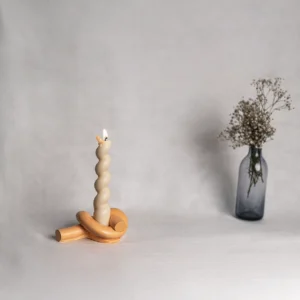 Knot taper candler holder