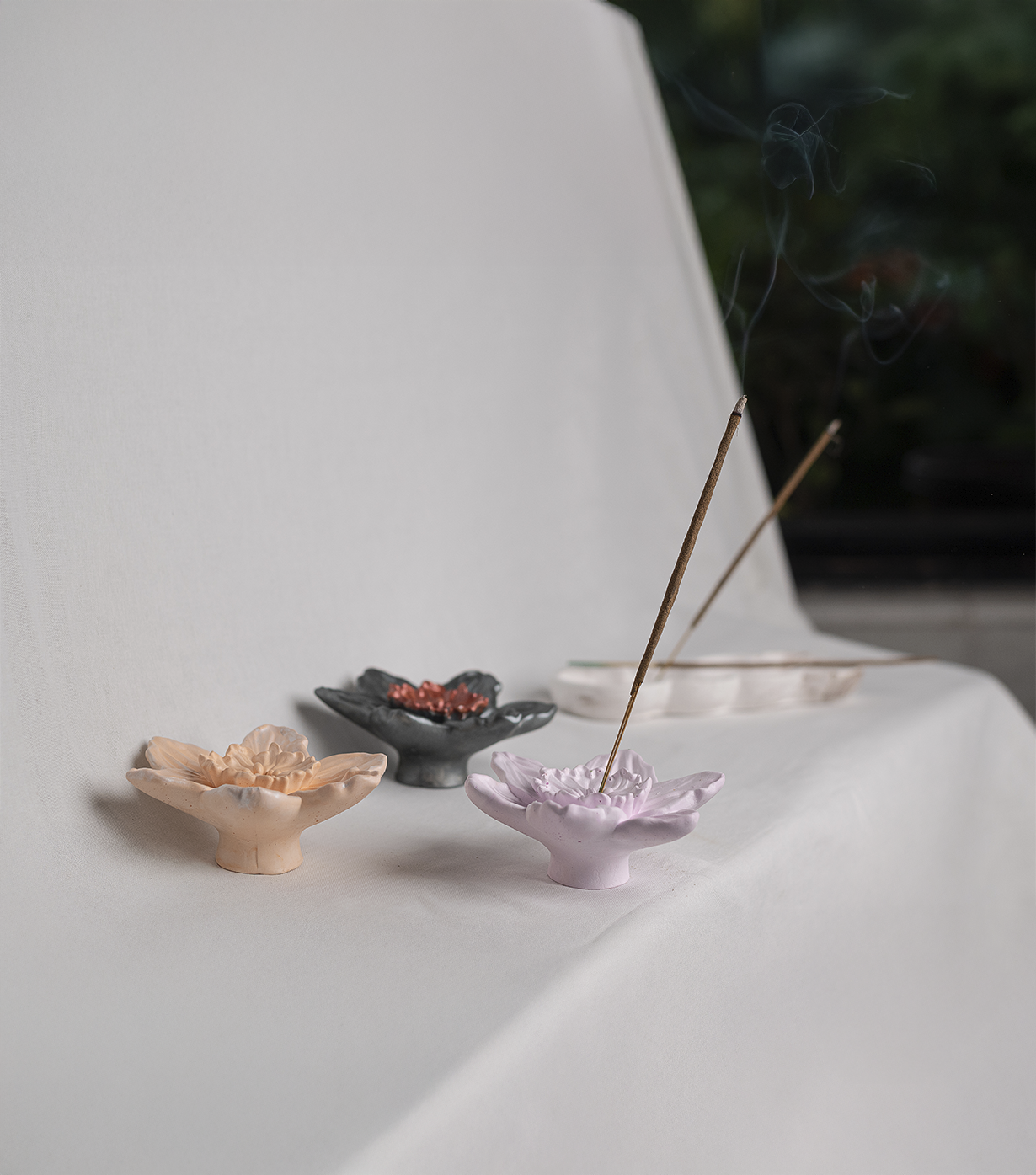 Blooming Daffodil Incense holder - Image 4