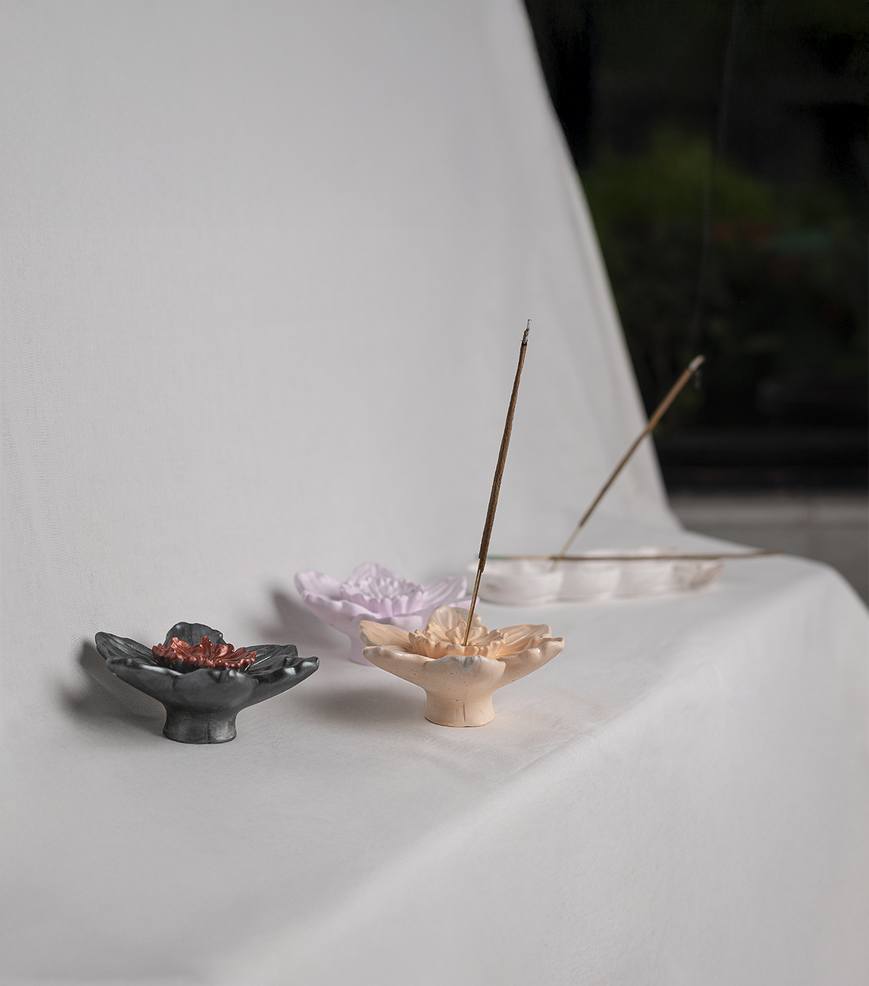 Blooming Daffodil Incense holder - Image 2