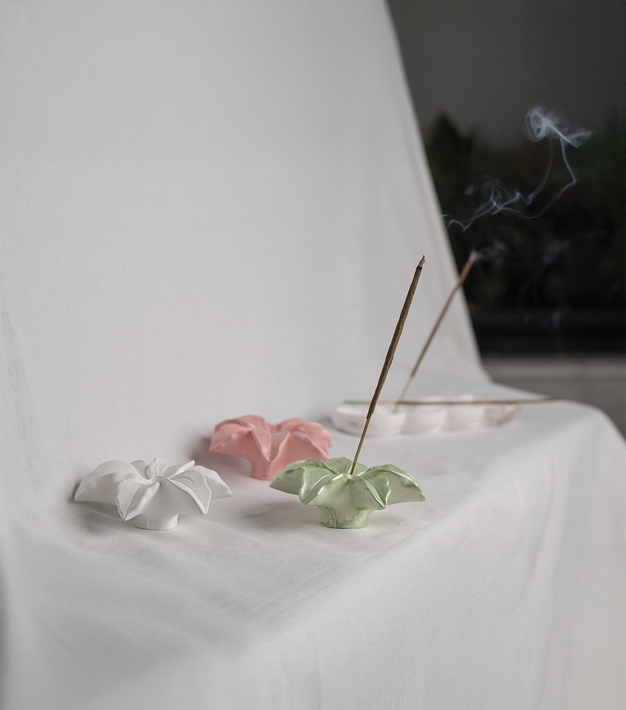 Lilly of purity incense holder - Image 4