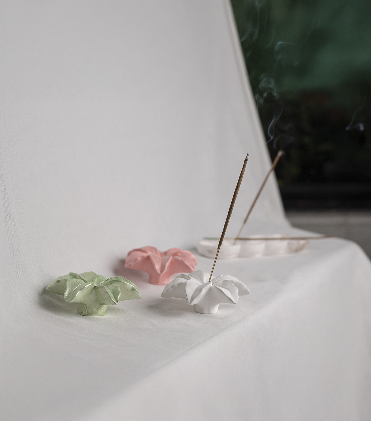Lilly of purity incense holder - Image 3