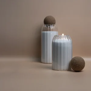 Snow pearl wax with container