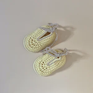 Baby crochet shoes