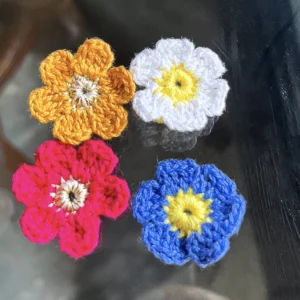 Small 1.5 inch flower magnets